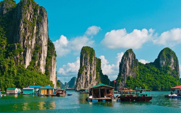 Thắng cảnh Vịnh Hạ Long
